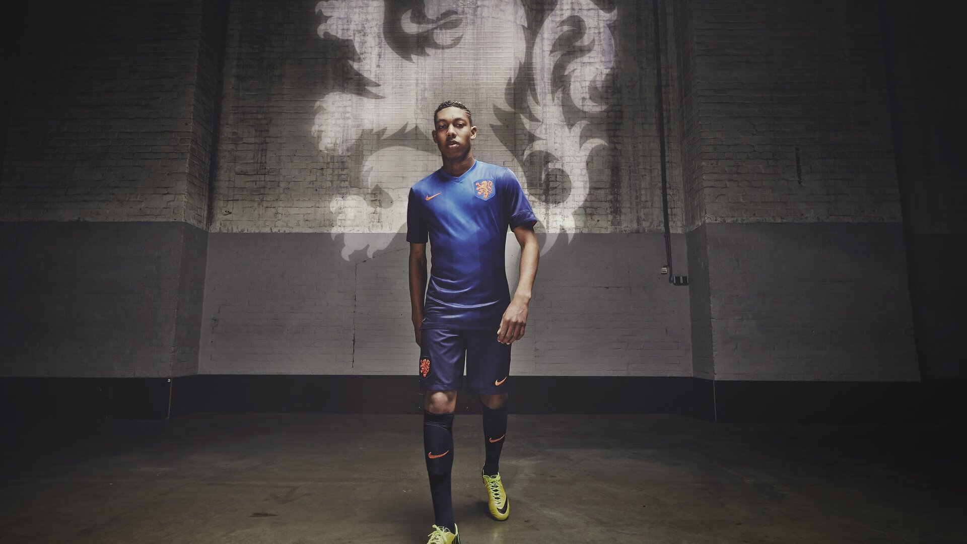 Jiu You download-利物浦进攻节奏明快，红军力图夺冠，足球红军利物浦