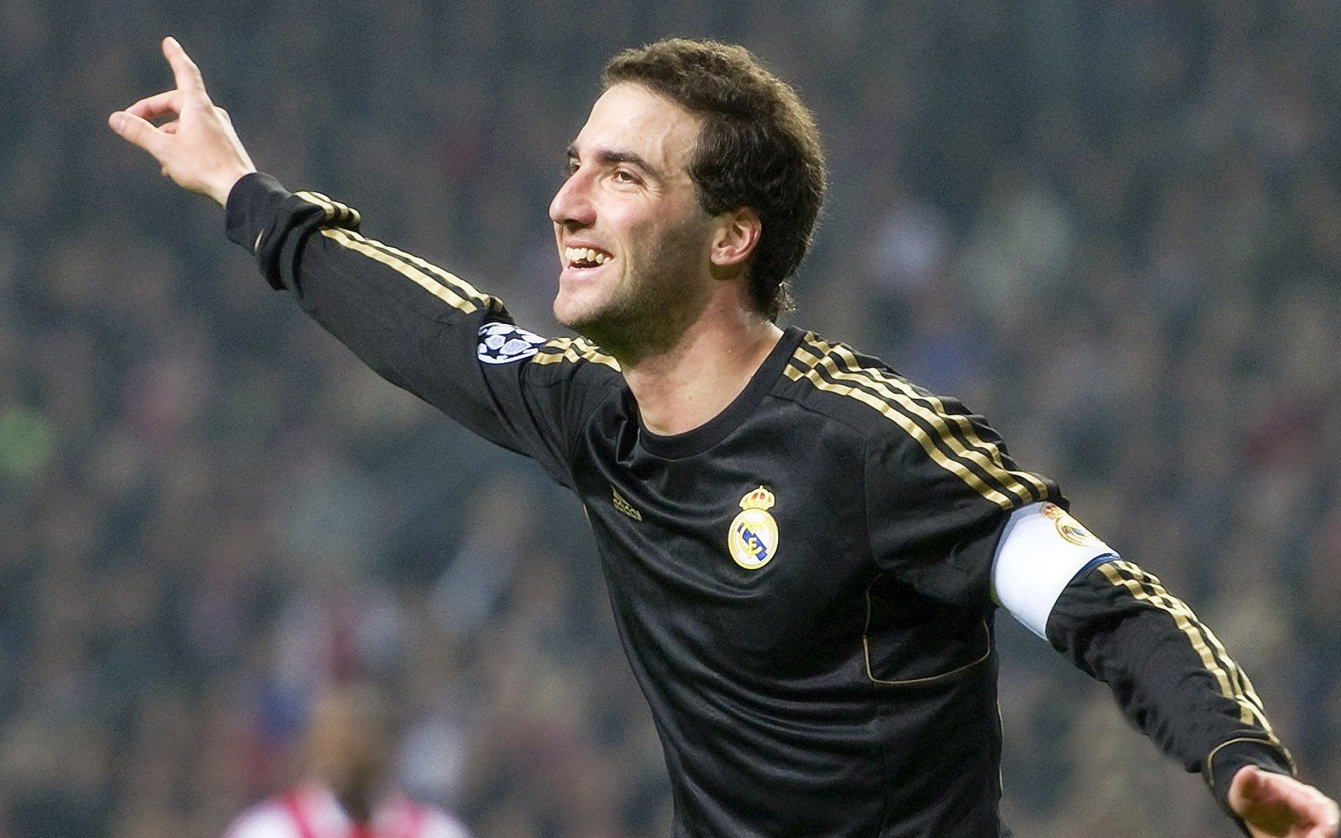 意大利在蒙彼利耶与瑞士队对抗，争取胜利，意大利队完胜瑞士队提前小组出线